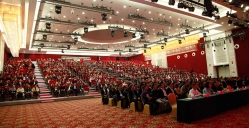 2017���ʢ�䣺ӵ�����硤ӵ��������